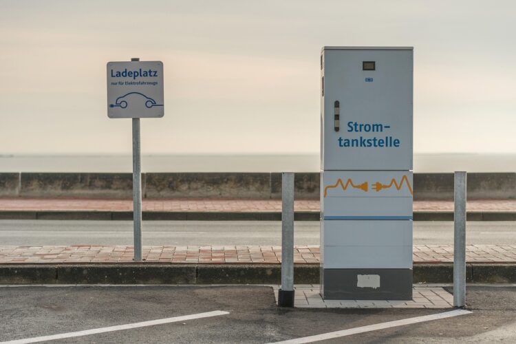 Revolutionizing Energy: The Impact of Green Technologies