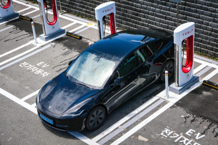 Integrating Eco-Friendly Technology: How Smart Homes Are Leading the Way to Sustainability